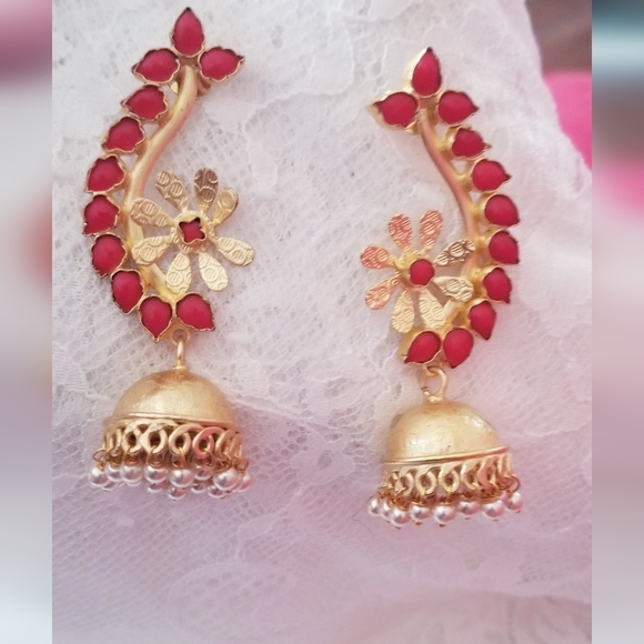 Red Crystal & Pearl Earrings - Picture 1 of 4